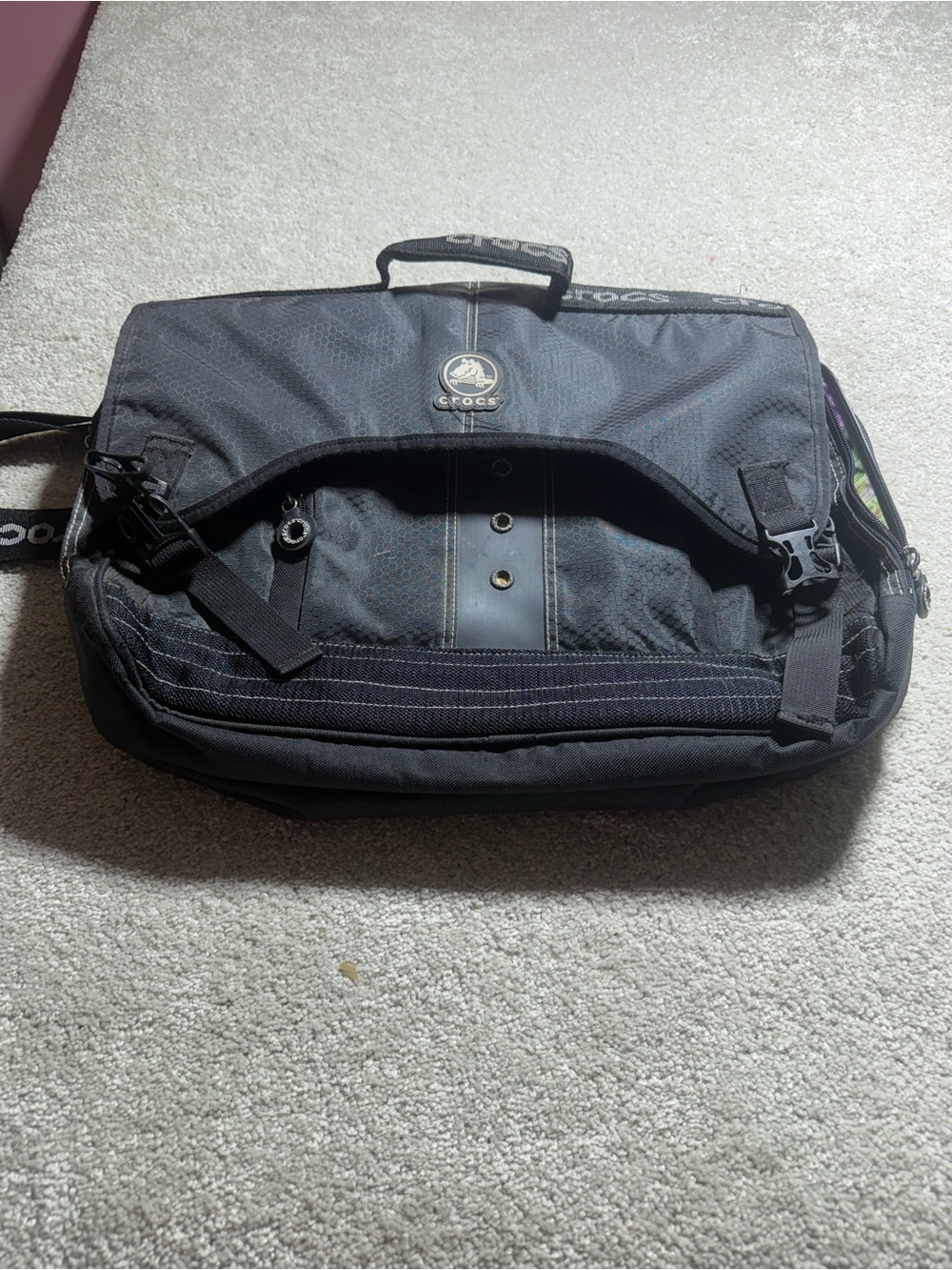 Crocs  Laptop Messenger Bag Tote Black Silver  Grey  17” X 6” X 15” Large